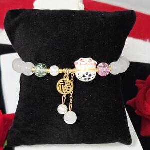 White Lucky Waving Cat Beaded Bracelet 🐱 Maneki Neko Charm Kawaii Gift